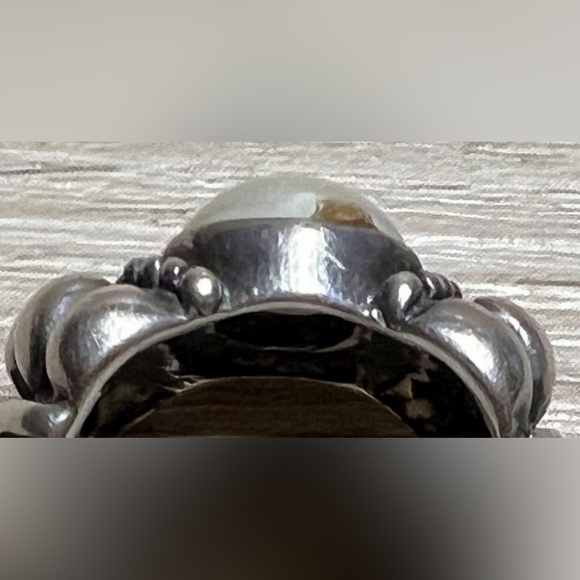 Vintage Native American Sterling Silver Pebbled Pearl Cabochon Ring, Size 8 - Picture 14 of 15